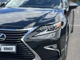 Lexus ES 250 2017 года за 16 400 000 тг. в Караганда
