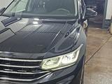 Volkswagen Tiguan 2021 года за 17 800 000 тг. в Шымкент