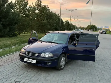 Toyota Avensis 1998 года за 3 500 000 тг. в Алматы