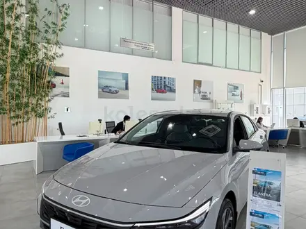 Hyundai Elantra Prestige 2026 года за 13 090 000 тг. в Атырау