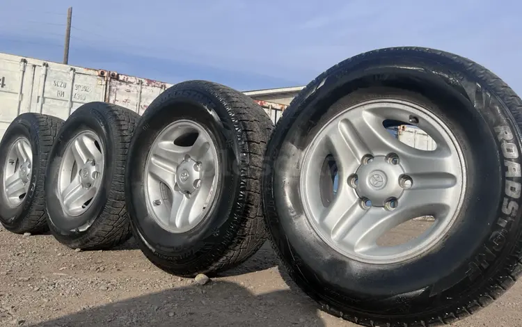 R 16 Toyota оригинал с резиной 265-70-16 nexen корея за 205 000 тг. в Алматы