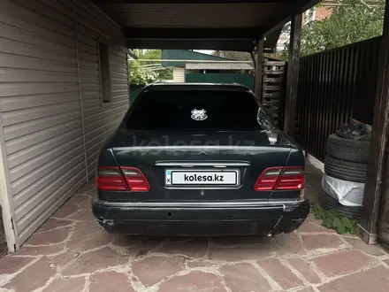 Mercedes-Benz E 320 1999 года за 2 400 000 тг. в Астана – фото 4