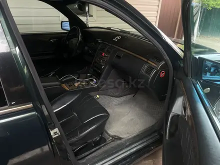 Mercedes-Benz E 320 1999 года за 2 400 000 тг. в Астана – фото 9