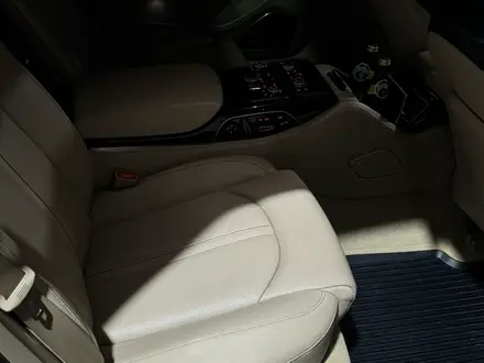 Audi A8 2011 года за 14 990 000 тг. в Алматы – фото 23