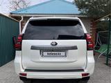 Toyota Land Cruiser Prado 2018 года за 20 200 000 тг. в Актобе – фото 3