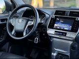 Toyota Land Cruiser Prado 2018 года за 20 200 000 тг. в Актобе – фото 5