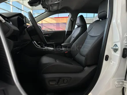 Toyota RAV4 Luxe+ 2025 года за 22 220 000 тг. в Кокшетау – фото 6