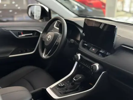 Toyota RAV4 Luxe+ 2025 года за 22 220 000 тг. в Кокшетау – фото 9