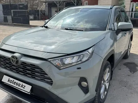Toyota RAV4 2020 года за 12 000 000 тг. в Астана – фото 3