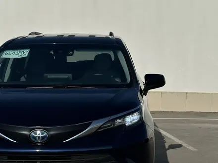 Toyota Sienna 2022 года за 18 000 000 тг. в Актау – фото 4