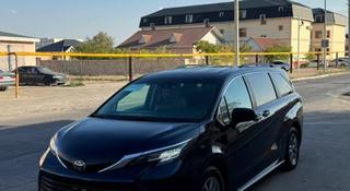 Toyota Sienna 2022 года за 18 000 000 тг. в Актау