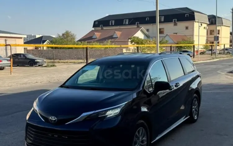 Toyota Sienna 2022 года за 18 000 000 тг. в Актау