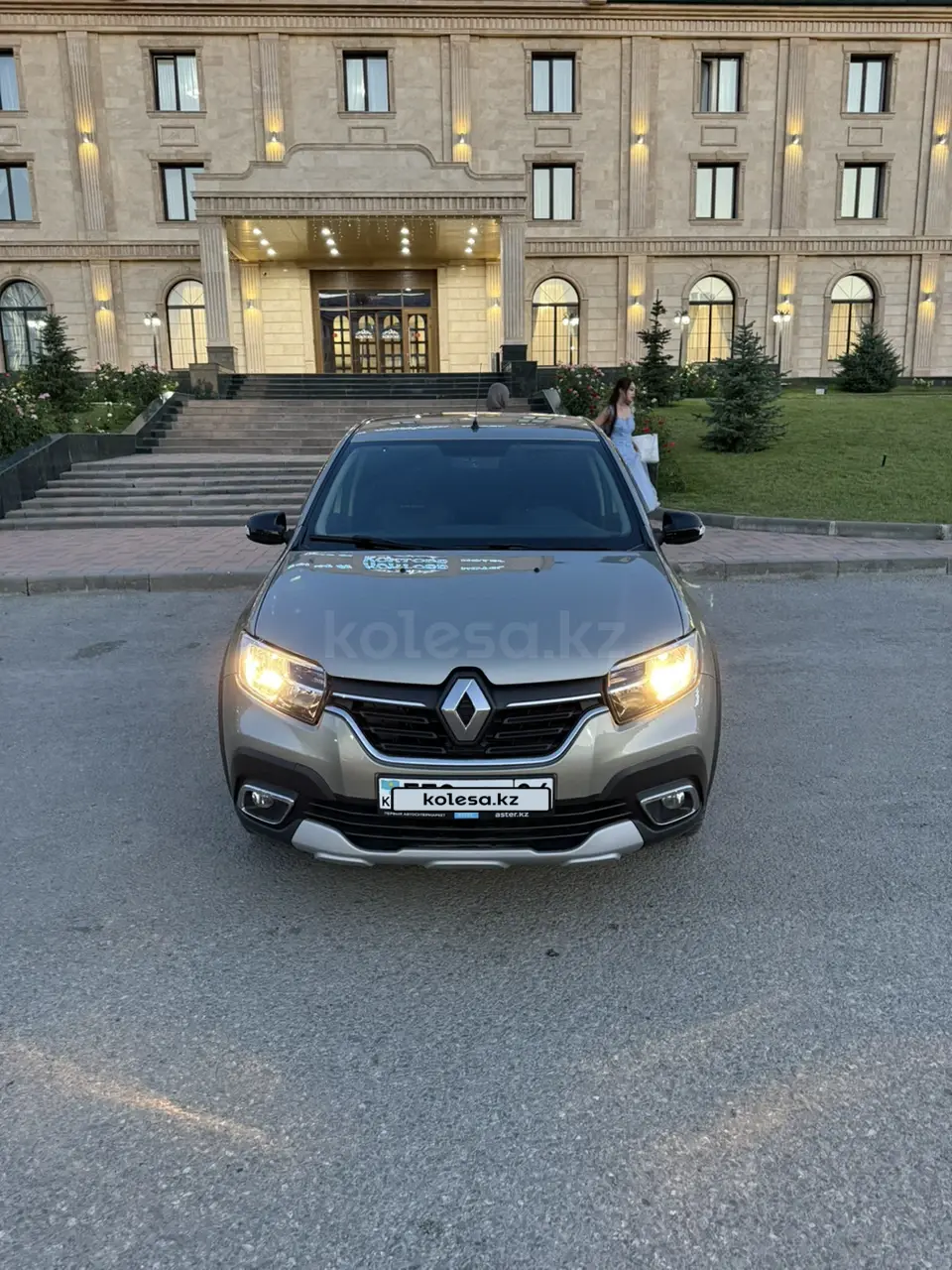 Рено Logan Stepway, 2022