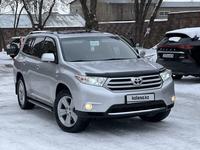 Toyota Highlander 2013 годаfor16 900 000 тг. в Алматы