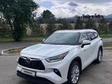 Toyota Highlander 2022 годаүшін28 900 000 тг. в Алматы