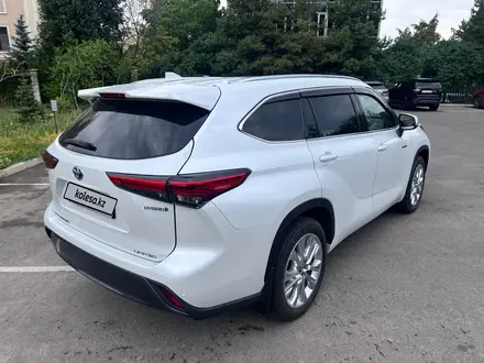 Toyota Highlander 2022 года за 28 900 000 тг. в Алматы – фото 2
