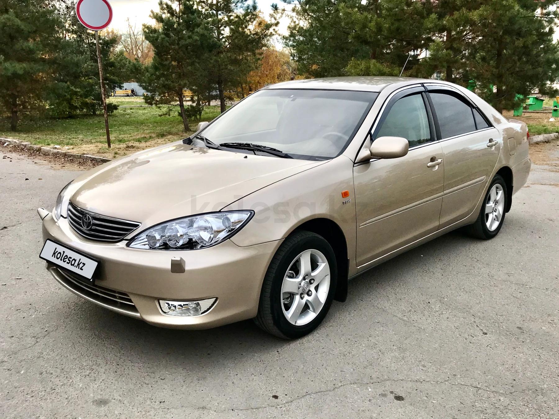 Toyota Camry 2004 г.