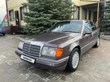 Mercedes-Benz E 200 1992 года за 1 600 000 тг. в Костанай – фото 3