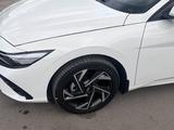 Hyundai Elantra 2023 года за 11 700 000 тг. в Алматы – фото 4