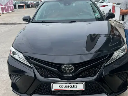 Toyota Camry 2020 года за 11 200 000 тг. в Актау – фото 7