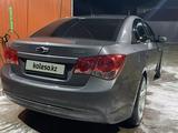 Chevrolet Cruze 2013 годаfor4 800 000 тг. в Астана – фото 2