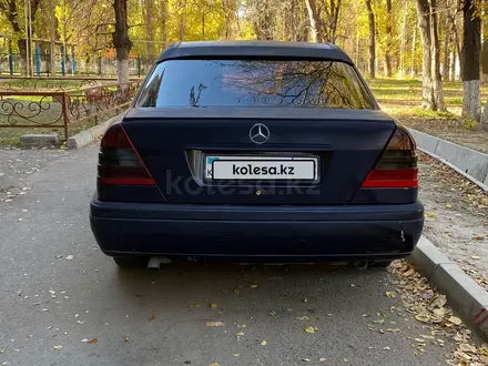 Mercedes-Benz C 200 1996 года за 1 700 000 тг. в Тараз – фото 2