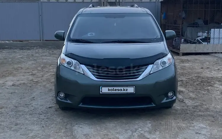 Toyota Sienna 2013 года за 8 600 000 тг. в Атырау