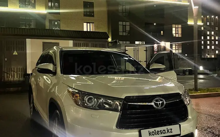 Toyota Highlander 2015 годаүшін17 000 000 тг. в Астана