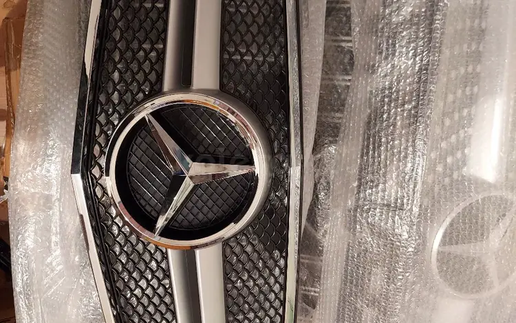 Решётка радиатора amg на W212 Mercedes, до рестайлинг, e200, e500 за 105 000 тг. в Астана
