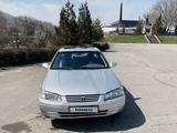 Toyota Camry 2000 года за 3 200 000 тг. в Алматы