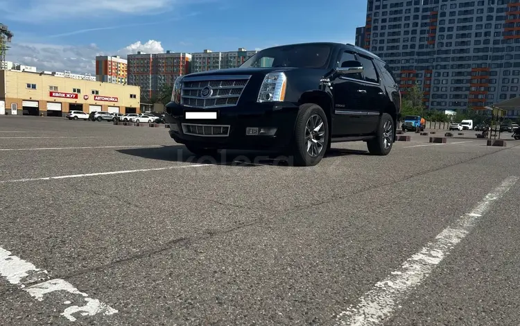Cadillac Escalade 2013 года за 17 000 000 тг. в Алматы