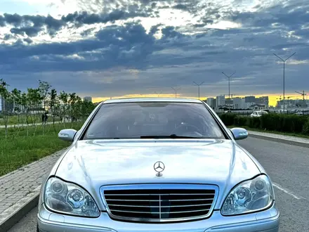 Mercedes-Benz S 500 2002 года за 7 500 000 тг. в Астана – фото 2
