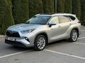 Toyota Highlander 2023 года за 24 500 000 тг. в Алматы – фото 10