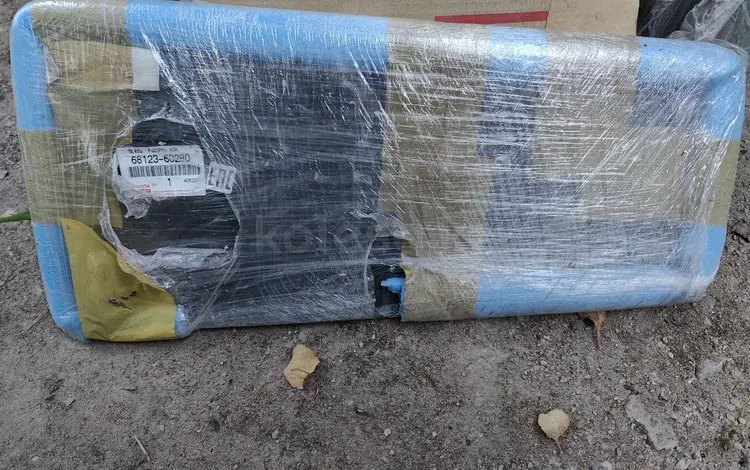 Стекло форточки окна задней правой двери LEXUS LX470 2002-2007 за 30 000 тг. в Алматы