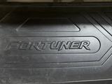 Пластиковый коврик в багажник на TOYOTA FORTUNER за 25 000 тг. в Алматы – фото 3