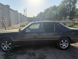 Mercedes-Benz E 320