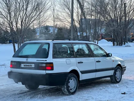 Volkswagen Passat 1993 года за 1 550 000 тг. в Астана – фото 4