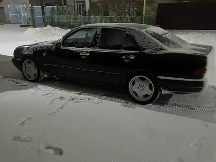 Mercedes-Benz E 240 1999 года за 3 800 000 тг. в Костанай – фото 4