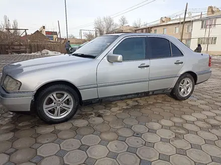 Mercedes-Benz C 180 1996 года за 1 850 000 тг. в Тараз – фото 5