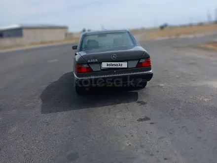 Mercedes-Benz E 230 1991 года за 2 200 000 тг. в Тараз – фото 11