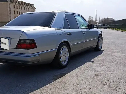 Mercedes-Benz E 220 1993 года за 2 400 000 тг. в Шымкент – фото 11