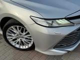 Toyota Camry 2019 года за 11 800 000 тг. в Алматы – фото 3