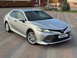 Toyota Camry 2019 года за 11 800 000 тг. в Алматы
