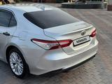 Toyota Camry 2019 года за 11 800 000 тг. в Алматы – фото 5