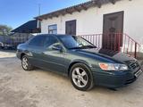 Toyota Camry 2000 года за 3 700 000 тг. в Туркестан – фото 2