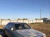 Mercedes-Benz E 200 1992 года за 950 000 тг. в Павлодар – фото 2