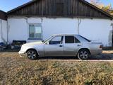 Mercedes-Benz E 200 1992 года за 950 000 тг. в Павлодар – фото 4