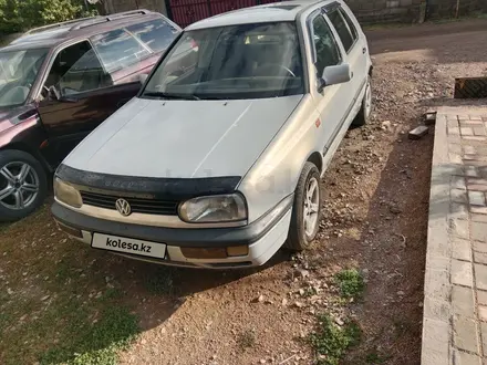 Volkswagen Golf 1995 года за 1 600 000 тг. в Алматы – фото 4