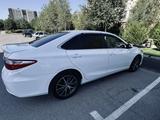 Toyota Camry 2016 года за 9 400 000 тг. в Шымкент – фото 4