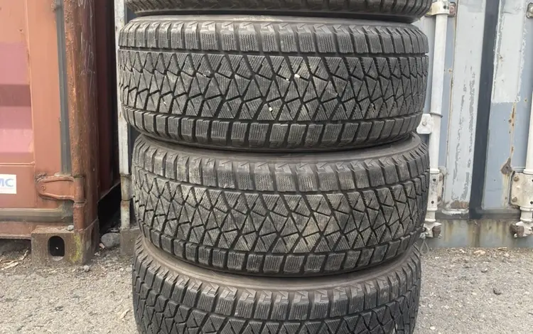 СВЕЖЕДОСТАВЛЕННАЯ ЗИМНЯЯ РЕЗИНА BRIDGESTONE 235.55.18 за 150 000 тг. в Алматы